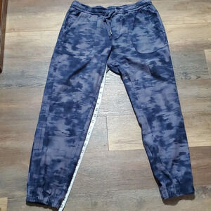 Athleta farallon printed tyedyed blue grey joggers